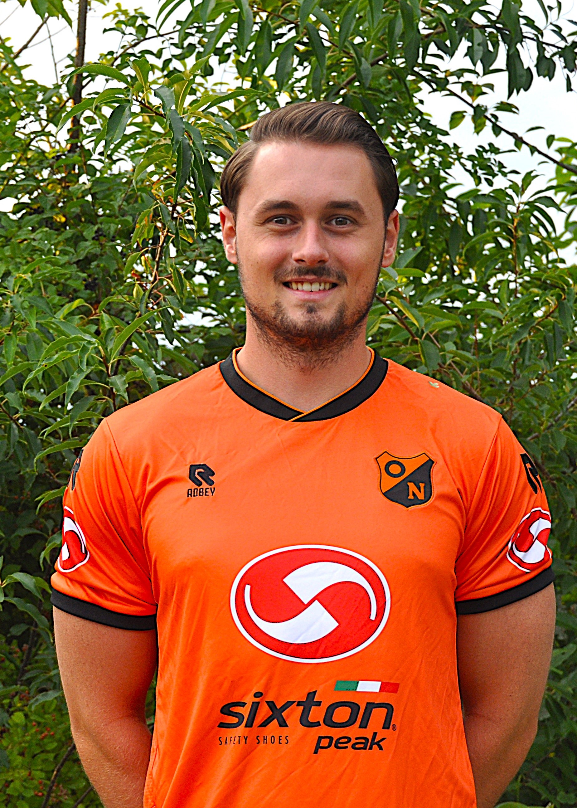 9. Sam Niewold aanvaller