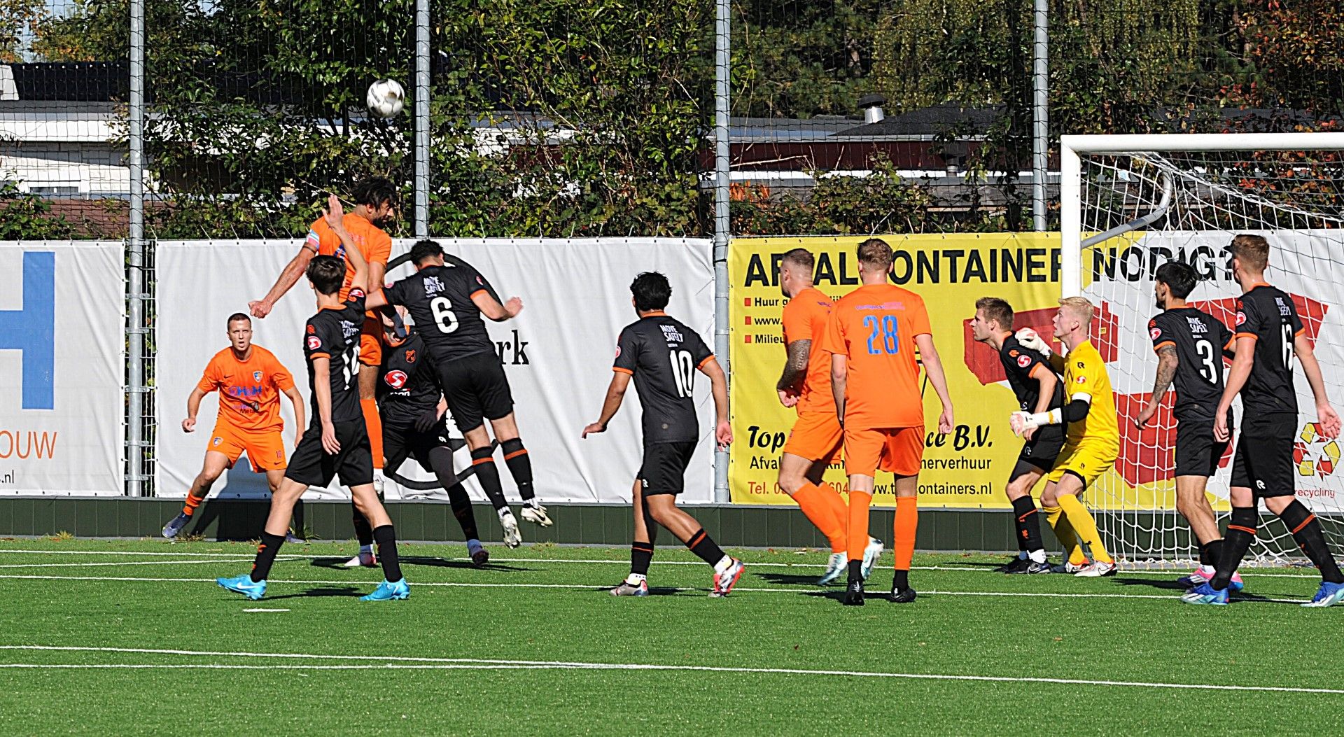 Oranje Nassau oefent tegen PKC '83