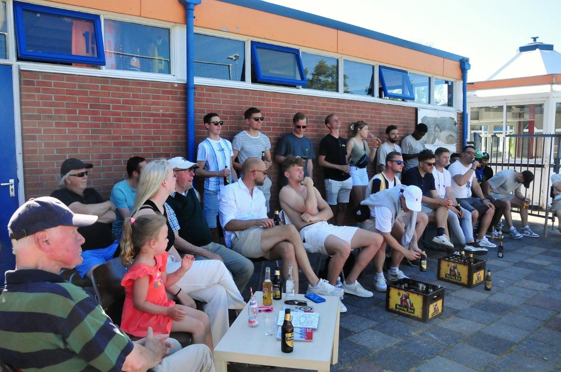 Sfeervol afscheid van 5 tal selectiespelers en prima BBQ